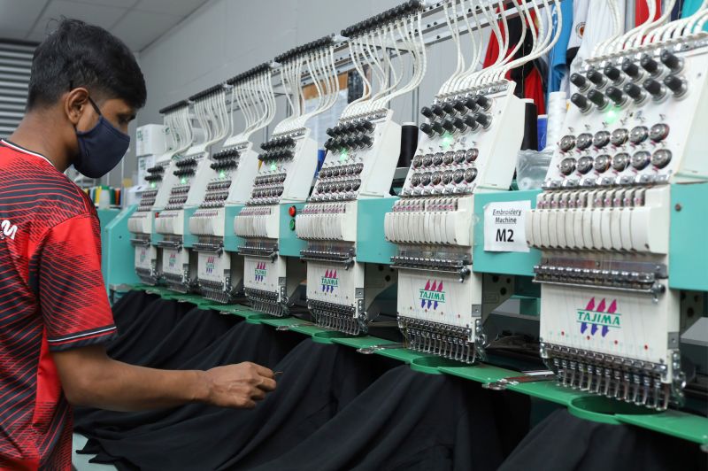 MACHINERY EMBROIDERY MACHINE